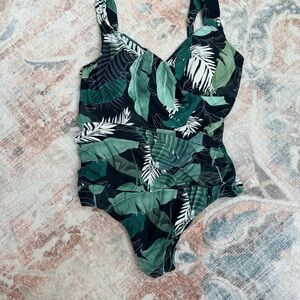 Jantzen Green and Black One Piece Swimsuit Tropical Leaf Design